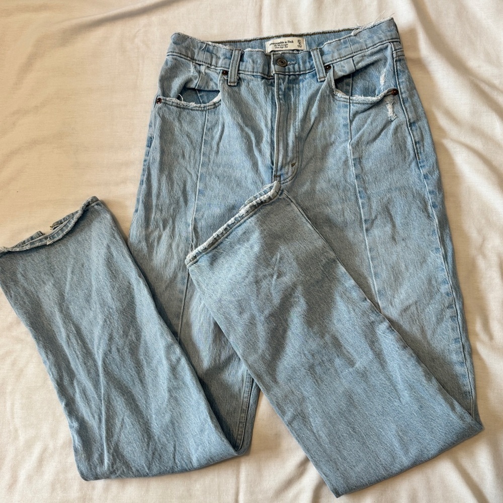 Abercrombie & Fitch 27 / 4 The 90’s Straight Ultra High Rise Jeans ~ Boho Slits